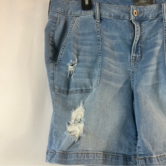Torrid Women's Blue Denim Shorts Size: 20 plus size - Picture 8 of 10